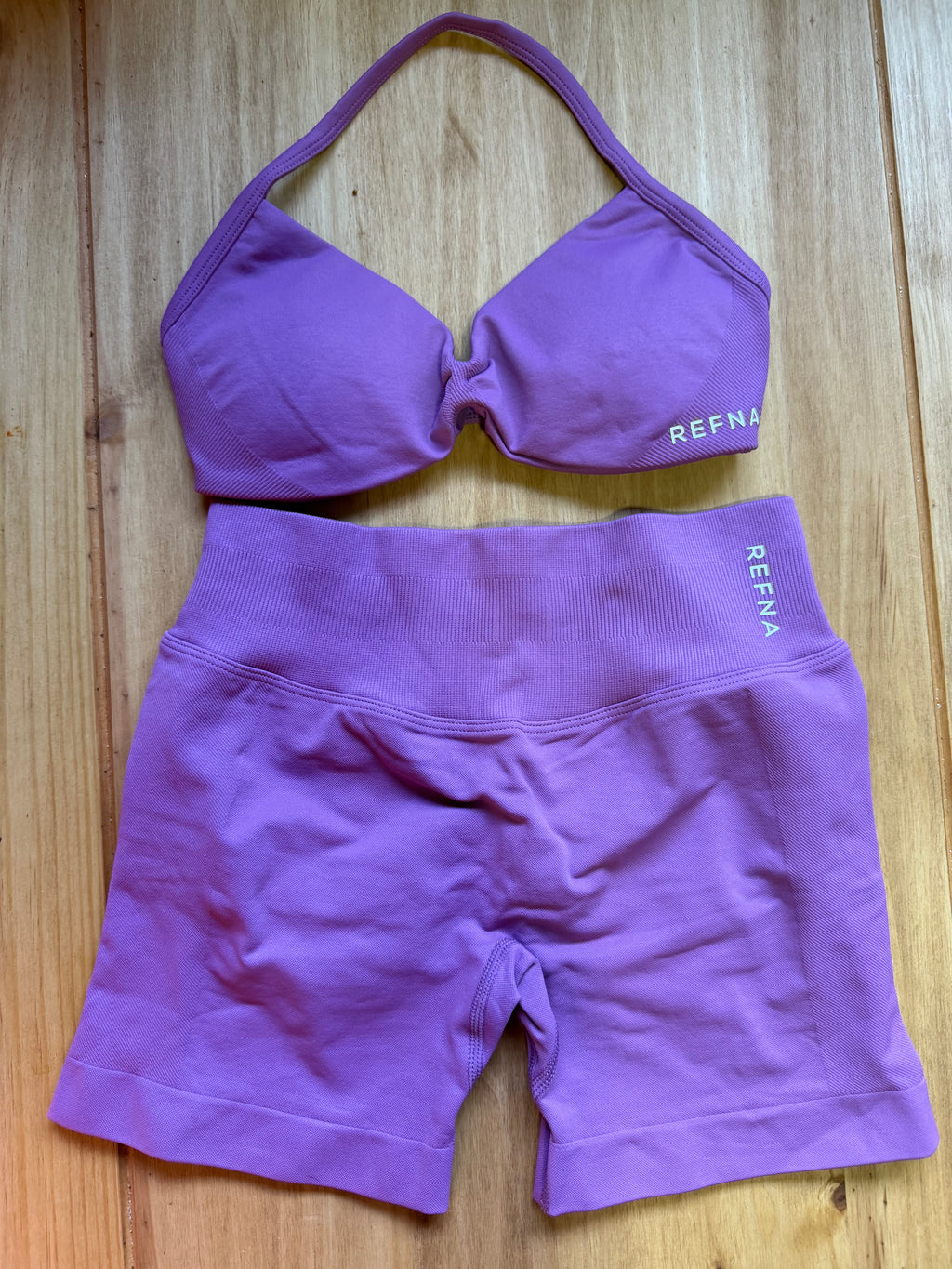 Set lilac milk