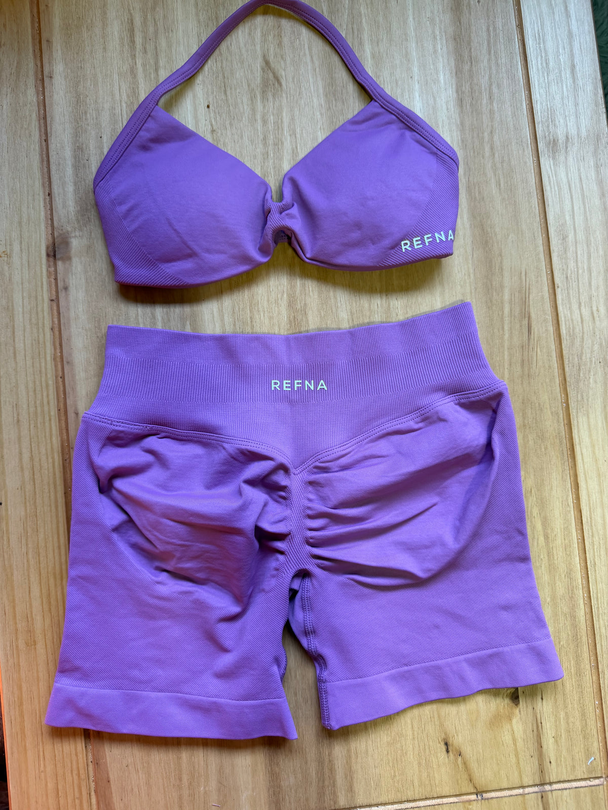 Set lilac milk