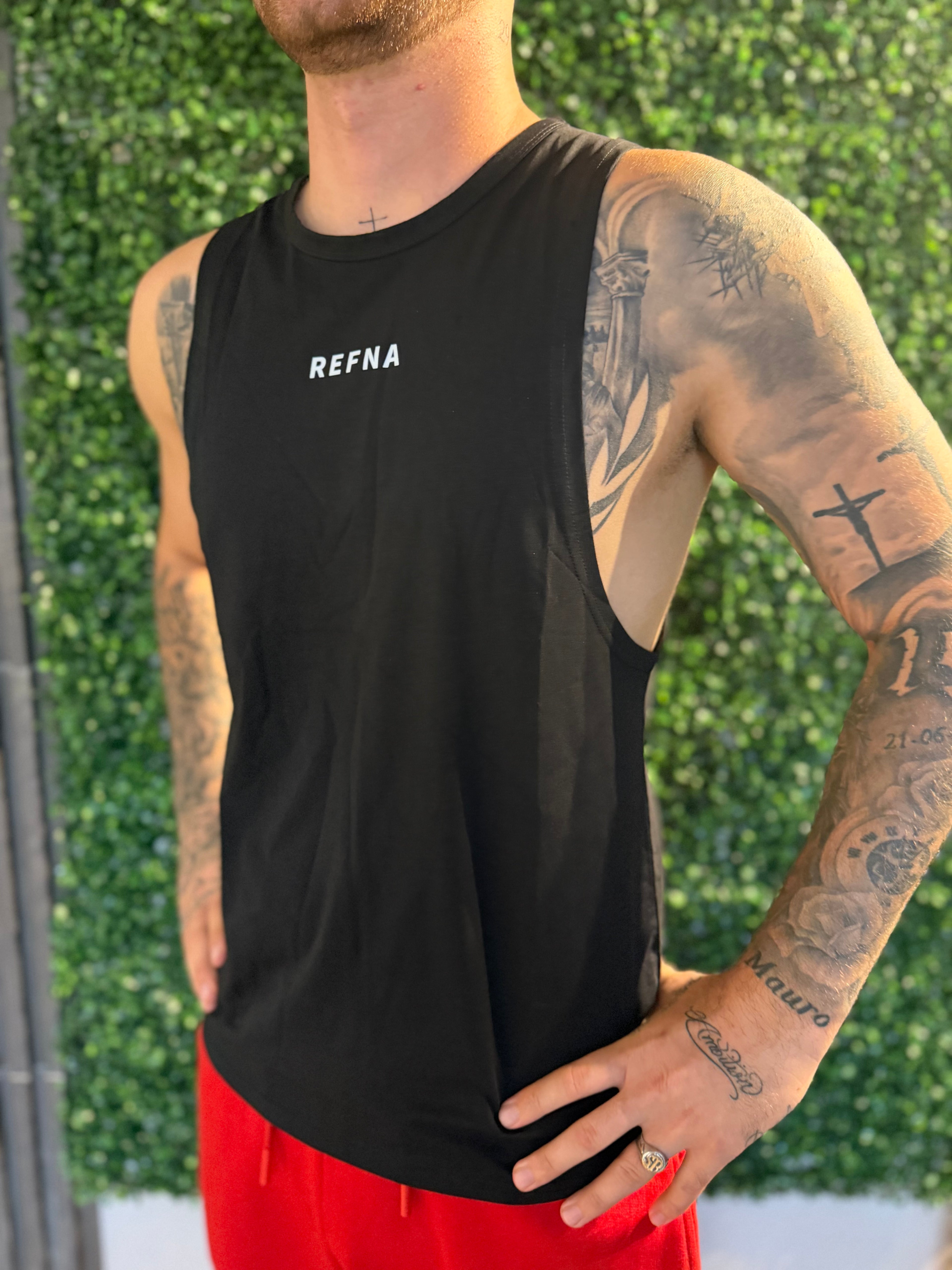 Musculosa negra REFNA