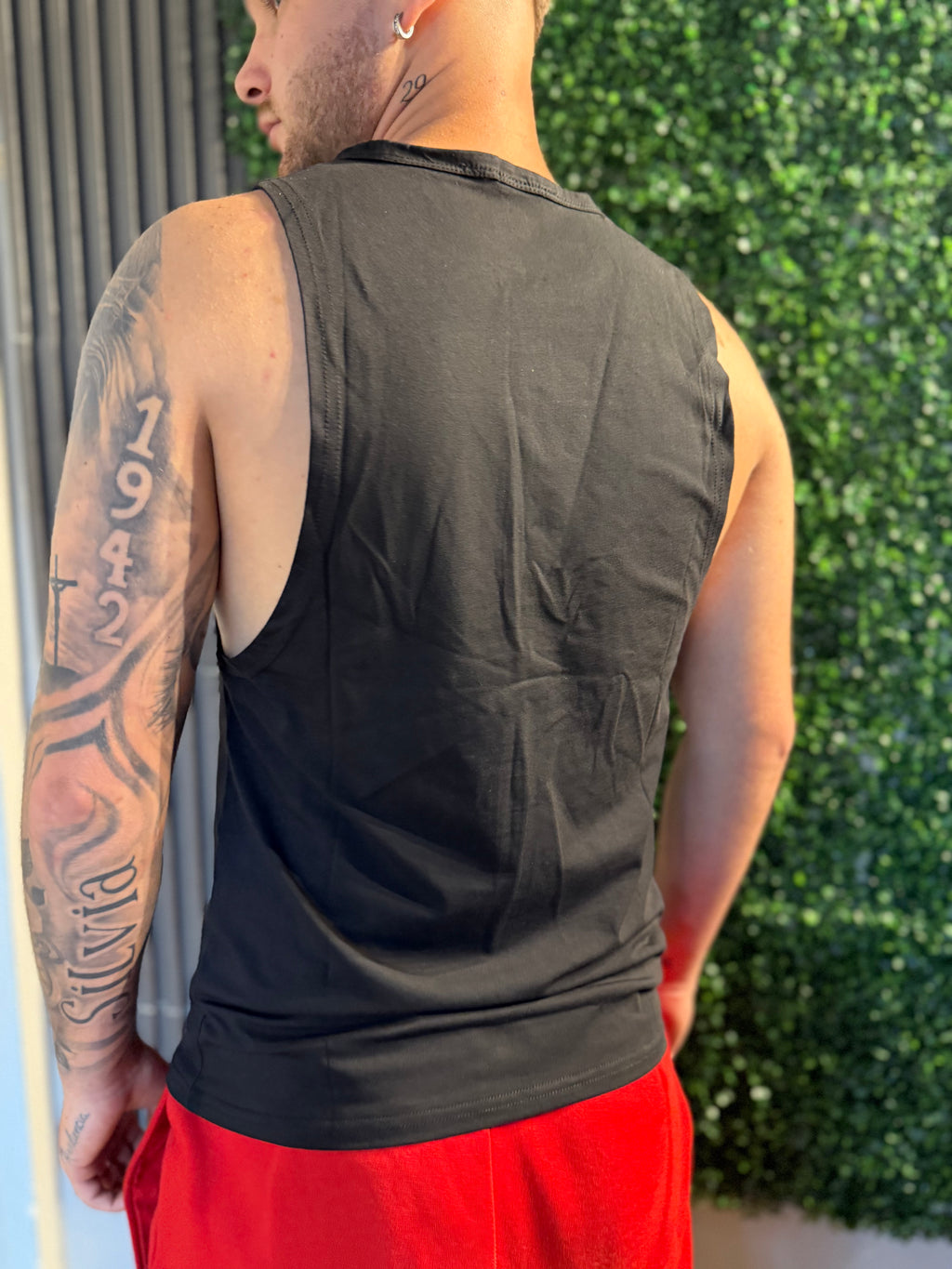 Musculosa negra REFNA